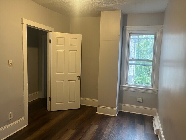 Building Photo - 1210 Anderson St