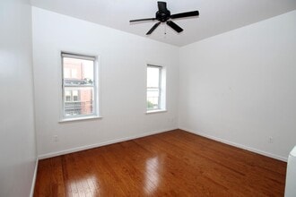 Building Photo - Spacious bi-level one bedroom in Nolibs