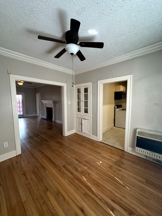 Building Photo - 2406 West Lovers Lane