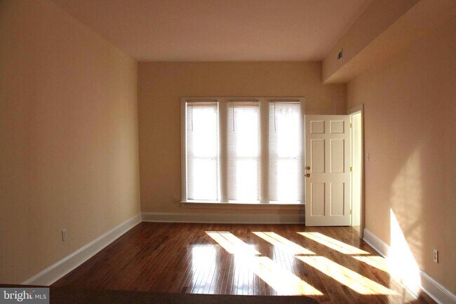 Building Photo - 205 Railroad Ave