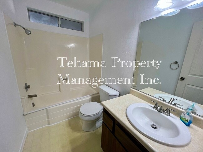 Building Photo - Beautiful 3 bedroom 2 bath home in Red Bluff