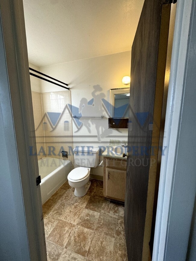 Building Photo - 1 Bed 1 Bath Apartment