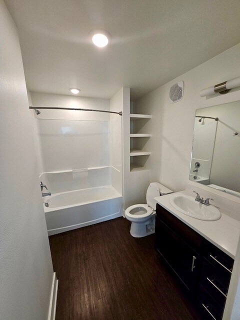 Building Photo - 726 E Emma Ave