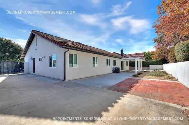 Building Photo - 9814 Hibiscus Ct