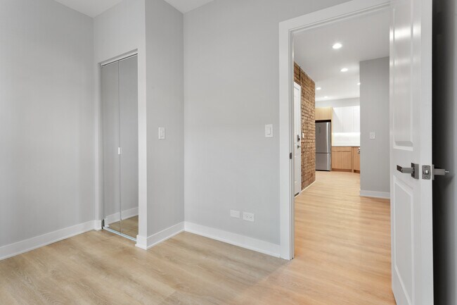 Building Photo - 7383 N Damen Ave