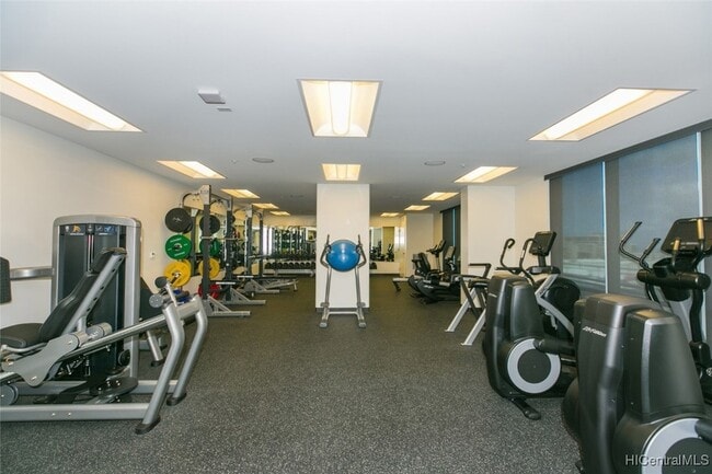 Building Photo - 988 Halekauwila St