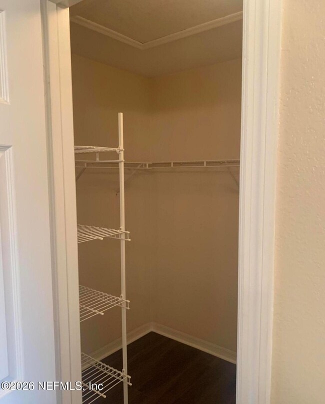 Building Photo - 7800 Point Meadows Dr