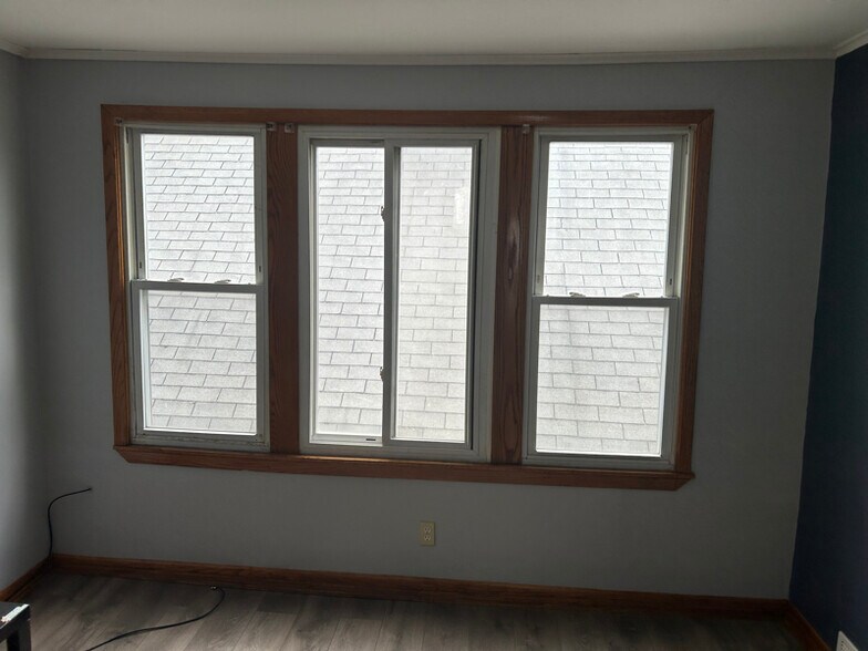 Building Photo - 7412 S Green St