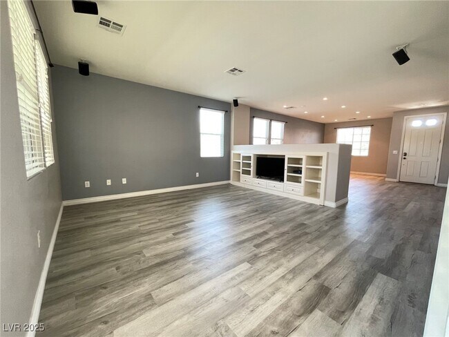 Building Photo - 6636 Sand Swallow St