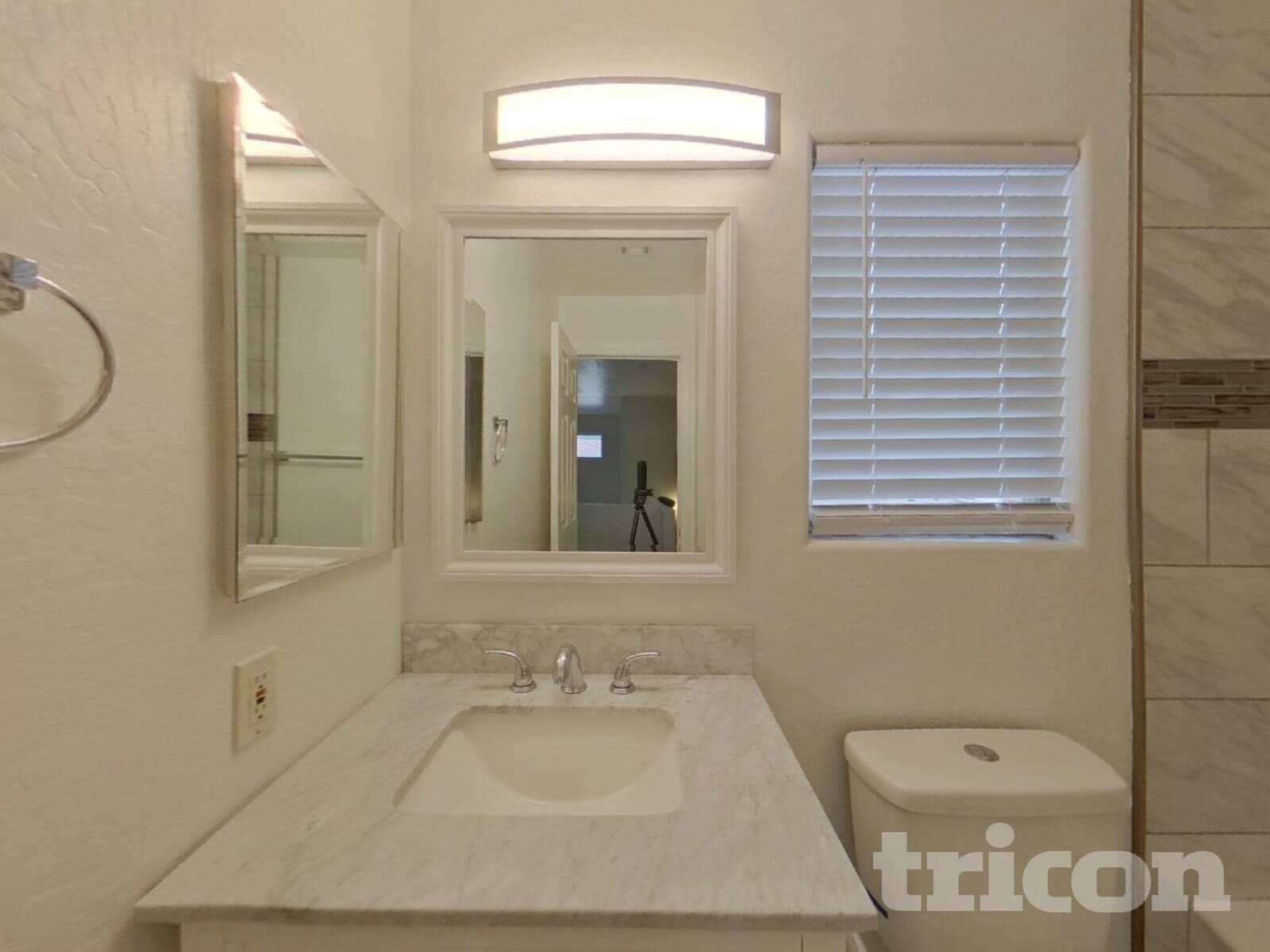 Building Photo - 7024 N 77th Dr