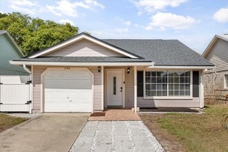 Building Photo - 1208 Roma Ct