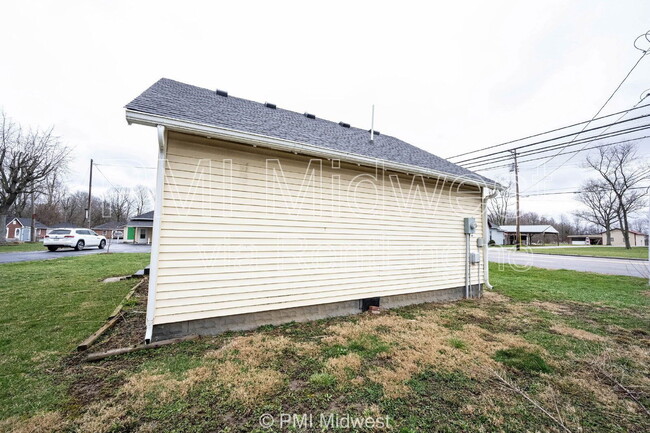 Building Photo - 2142 U.S. Hwy 40