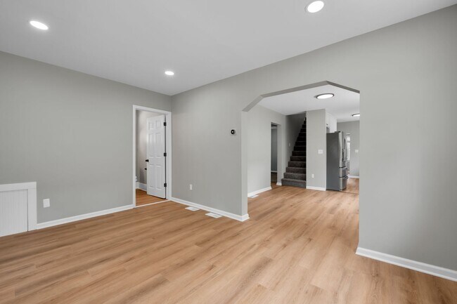 Building Photo - 4 bedrooms $2150