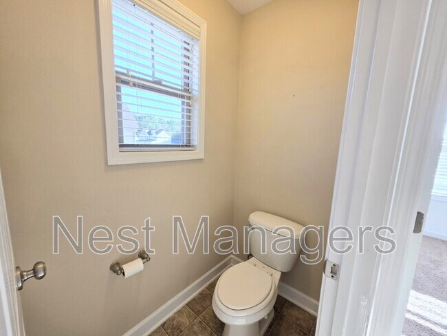 Building Photo - 389 Roanoke Dr