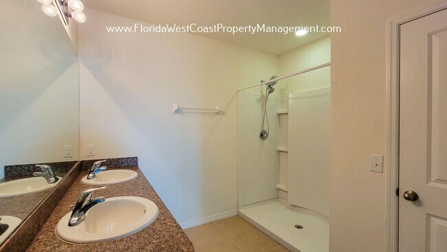 Building Photo - LOVELY 3 BEDROOM/2 BATH HOME WITH FENCED YARD! WILLOW WALK- PALMETTO!!!