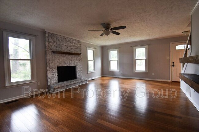 Building Photo - 5804 Norman Pl