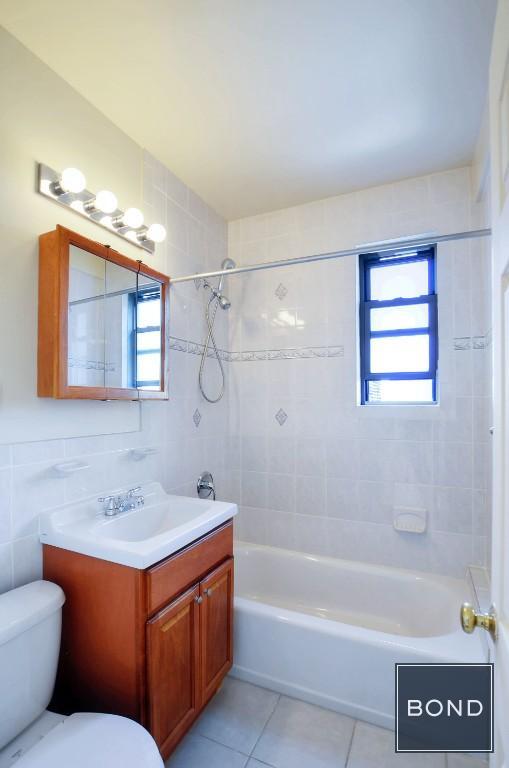 Building Photo - 301 E 38th St