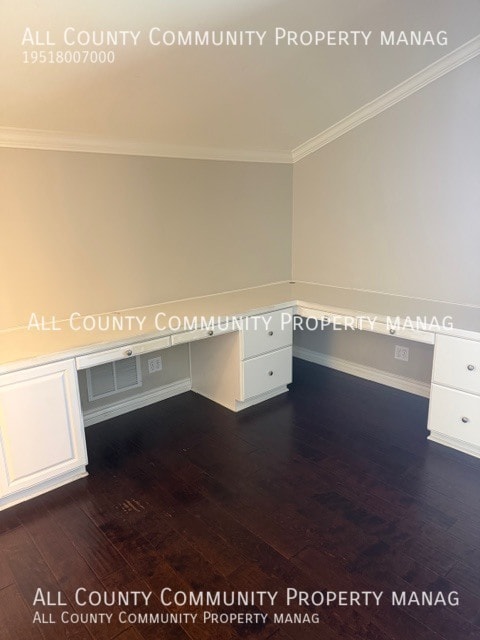 Building Photo - 70 Loganberry-