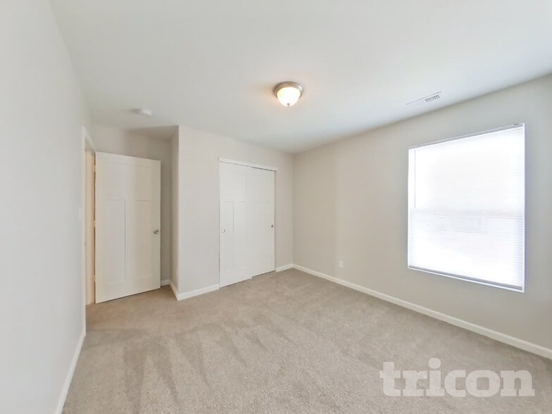 Building Photo - 926 Olmsted Ct