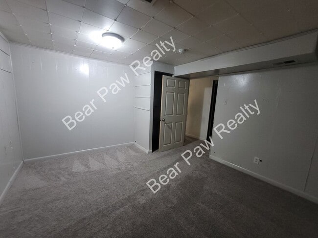 Building Photo - 1225 S Arp Ave