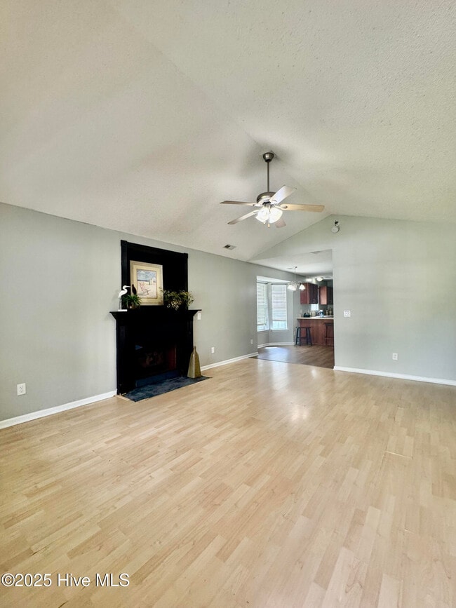 Building Photo - 302 Mattocks Ave