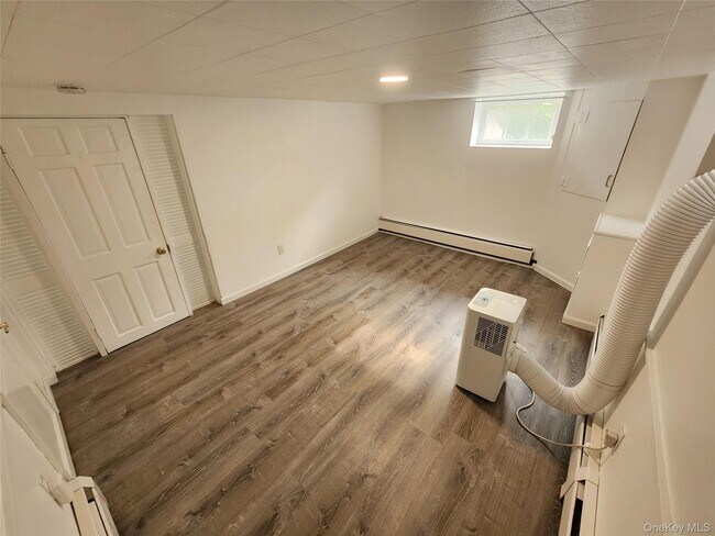 Building Photo - 16 Ardmore St