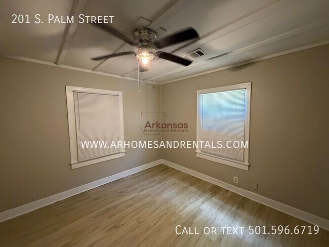 Building Photo - 201 S Palm St