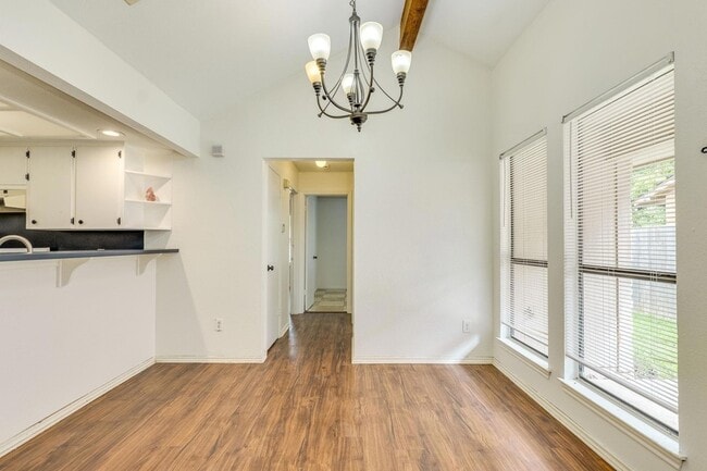 Building Photo - 16041 Stoneham Cir