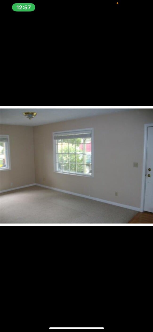 Building Photo - 125 E Rouse St