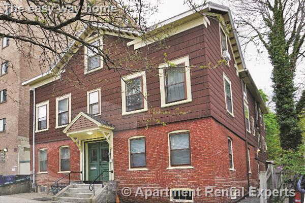 Building Photo - 10 Smith Ave