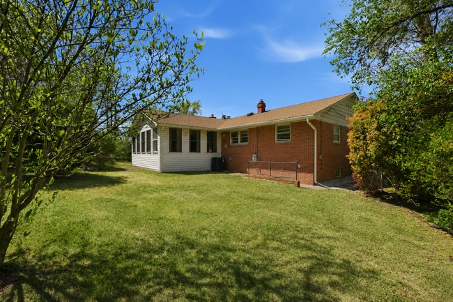 Building Photo - 3519 Duke St
