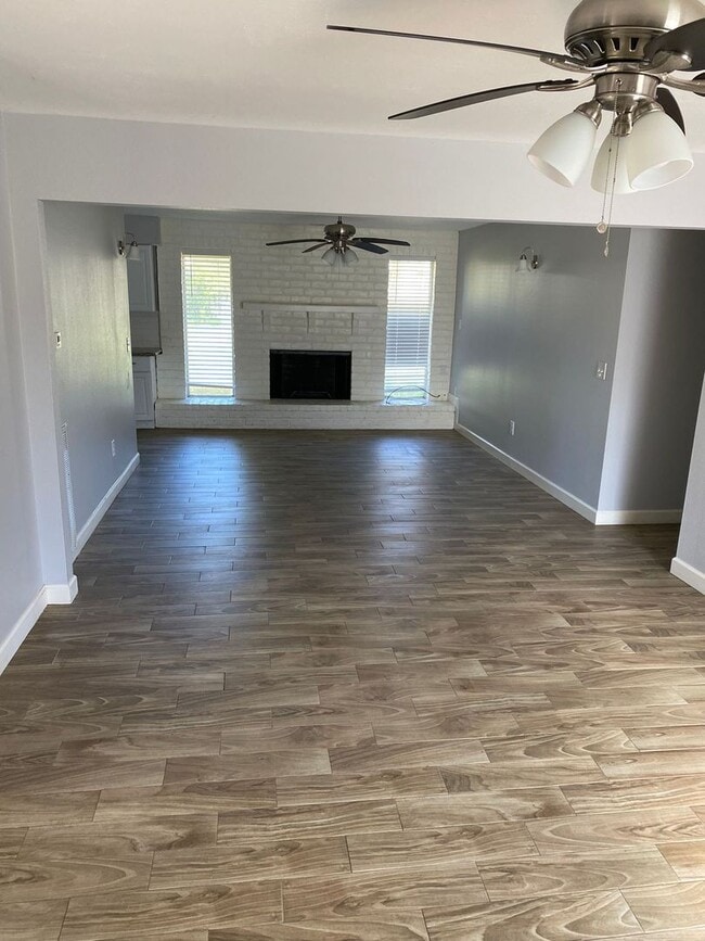 Building Photo - Gorgeous all renovated Home in Sour Lake, TX!