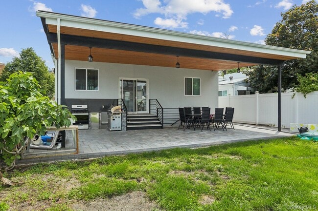 Building Photo - 81-34 169th St