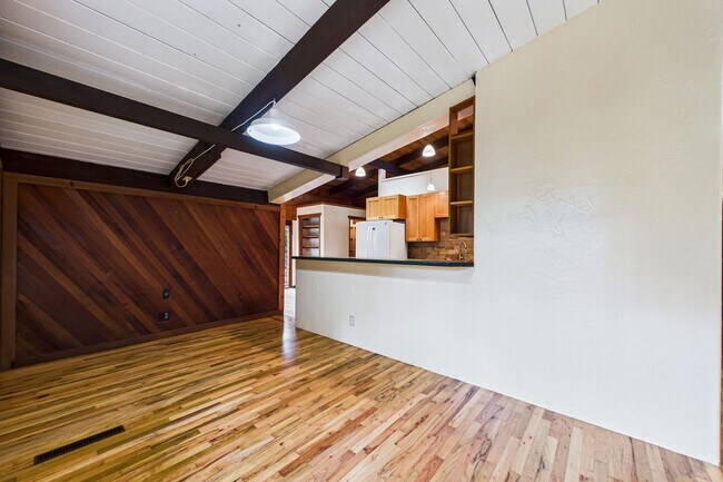 Building Photo - 2910 Greenbriar Ln