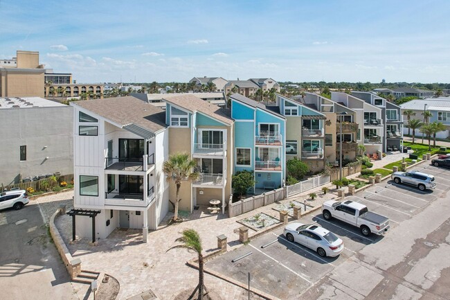 Building Photo - The townhome with ocean views from every room