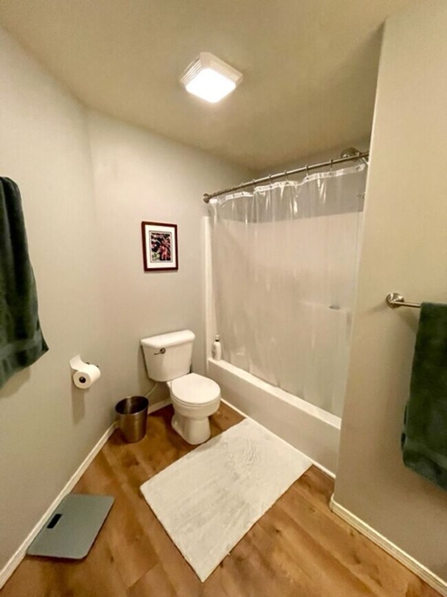 Building Photo - Beautiful 4 bedroom NW Bend Home!