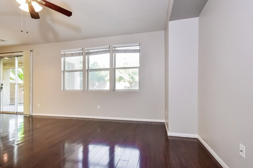 Building Photo - 324 Point Loma Ave