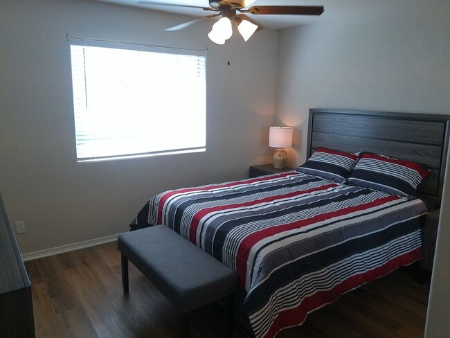 Building Photo - Seasonal rental 2 bedrooms 2 bathrooms
