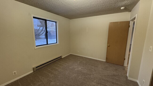 Building Photo - 110 N Yellowstone Ave