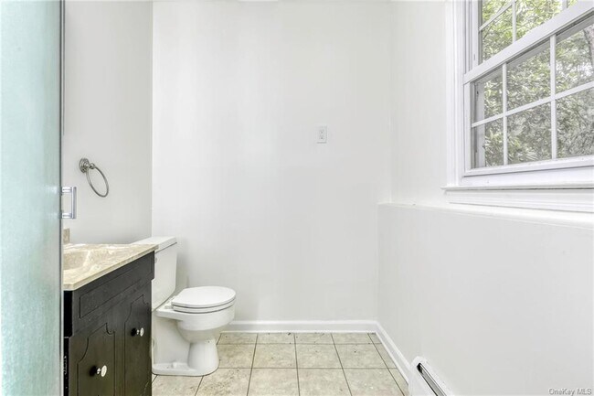 Building Photo - 4 Hamilton Ln