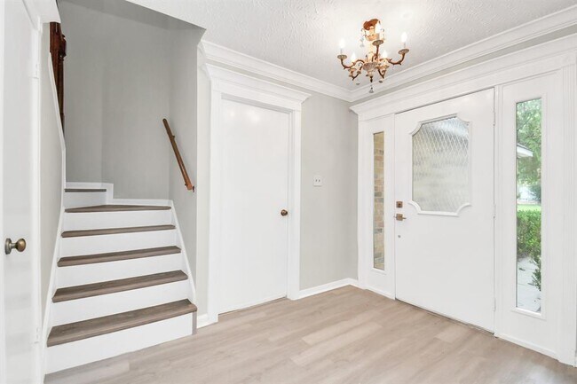Building Photo - 14810 Cypress Ridge Dr