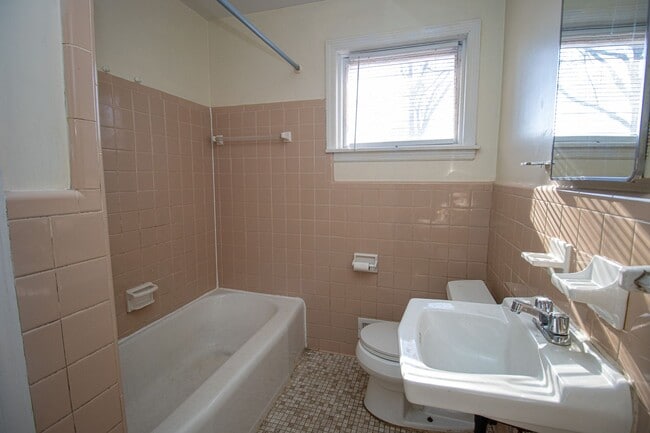 Building Photo - Charming 3-Bedroom Brick Home in Cayce