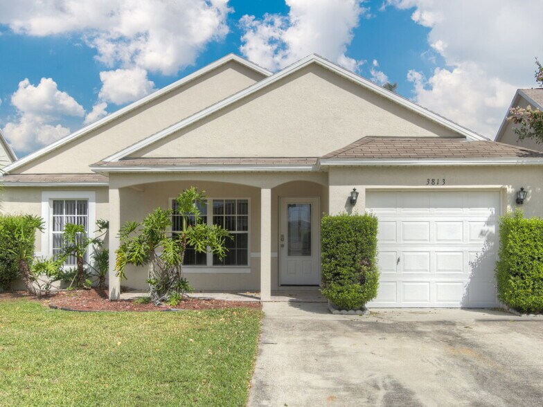 Primary Photo - 3813 Kyle Dr