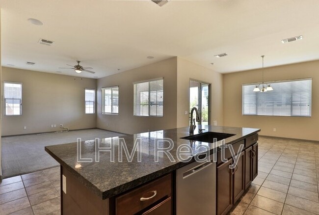 Building Photo - 3156 E Austin Dr