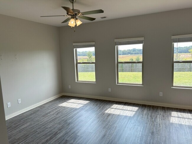 Building Photo - 26106 Valley Ridge Rd