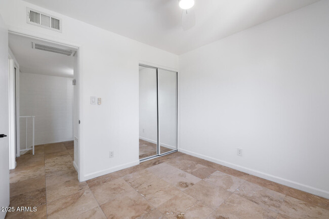 Building Photo - 7920 E Keim Dr