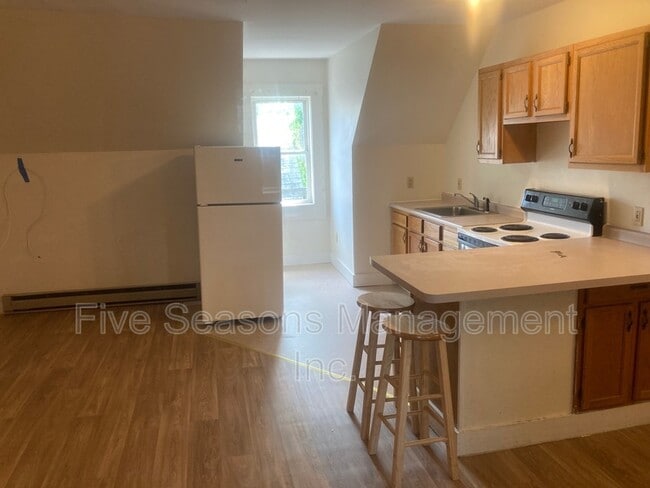 Building Photo - 55 S Union St