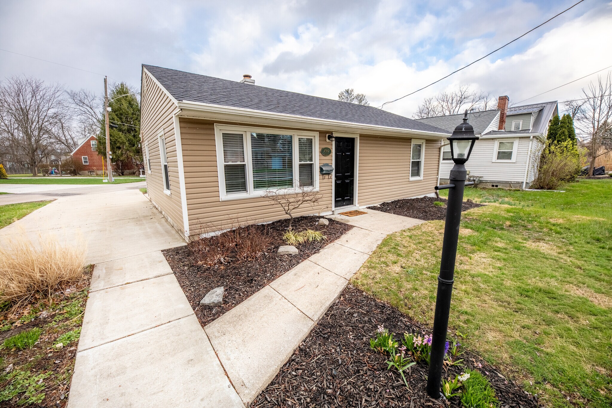 Building Photo - 4582 Cooper Rd