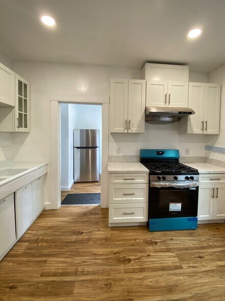 Building Photo - 2151 Russell St