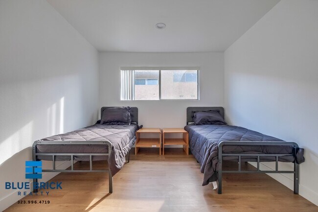 Building Photo - 5312 Corteen Pl